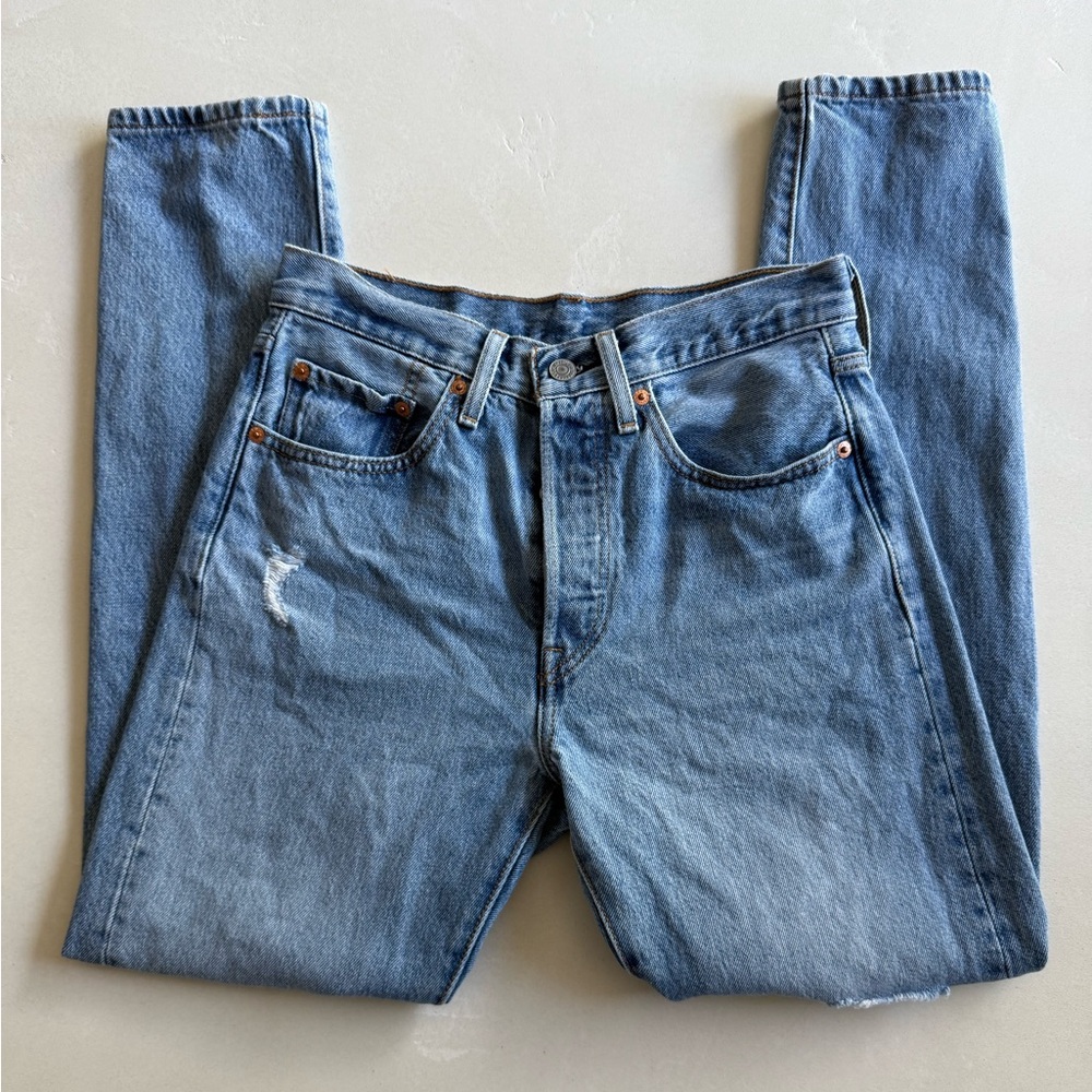 Levi’s 501 High Rise Distressed Straight Leg Jeans 26